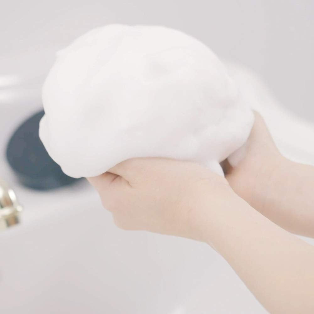 Cucha Soft Wash lathered into a dense rich-foam.